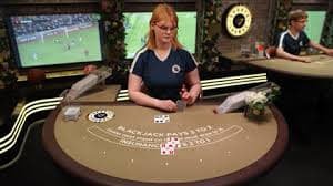Perbandingan layar aplikasi kasino kas138 dengan permainan live dealer dan pasar olahraga